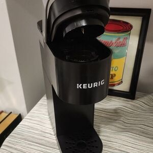 Keurig Single-Serve Coffee Brewer in Black